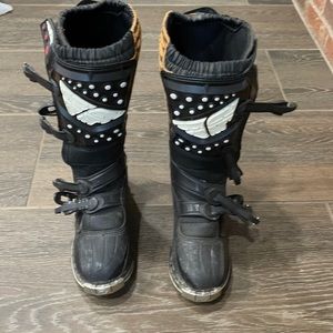 Maverick size 7 motorcycle boots